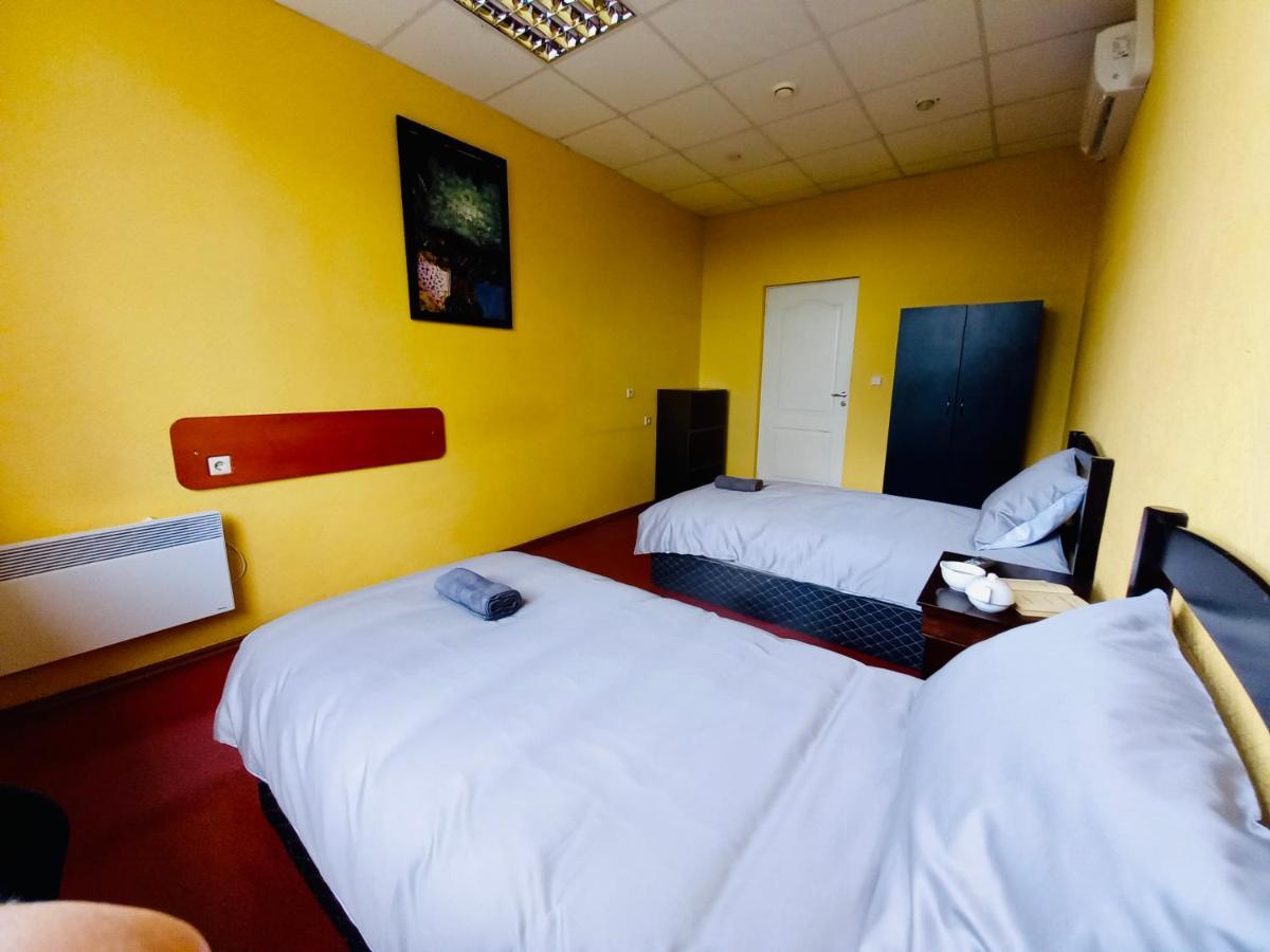 Hostelis R27 Aizpute Exteriör bild